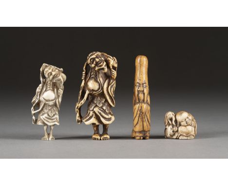 VIER GESCHNITZTE NETSUKE VON MENSCHLICHEN FIGUREN AUS HIRSCHHORN Japan, 19. Jahrhundert oder später Horn. L. 2.5-7.8 cm. Das 