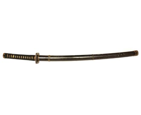 Japanese mumei katana, 68cm cutting edge with 10mm curvature, hikue mune and Choji / midare hamon, the unsigned tang with kat
