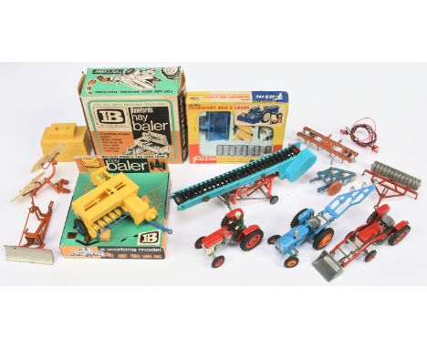 Britains 9563 Hay baler, 9545 Transport Box &amp; Loads - Good to Excellent&nbsp; in Good Boxes and Unboxed To Include - Elev