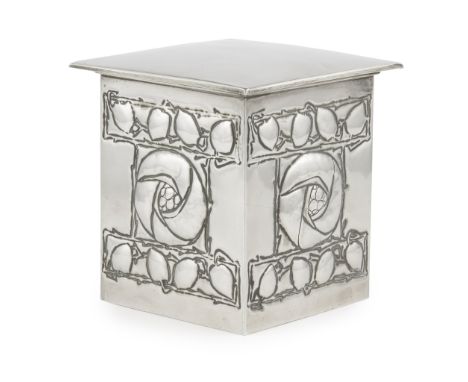 DE COURCY LEWTHWAITE DEWAR (1878 – 1959) GLASGOW SCHOOL  TEA CADDY, CIRCA 1900 pewter and tin, with repoussé decoration(13.5c