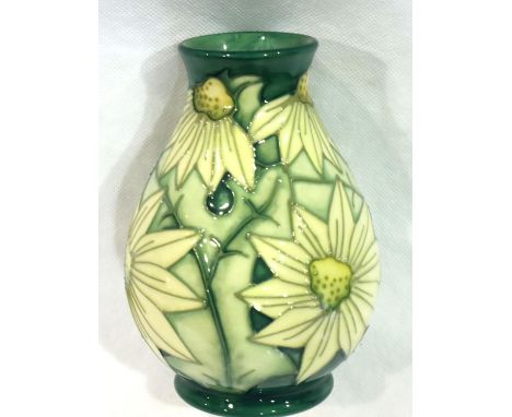 Modern Moorcroft floral vase, H: 14 cm, light crazing, otherwise no cracks, chip or visible restoration. P&amp;P Group 2 (£18