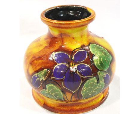 Anita Harris vase in the Violets pattern, H: 80 mm. No cracks, chips or visible restoration. P&amp;P Group 1 (£14+VAT for the