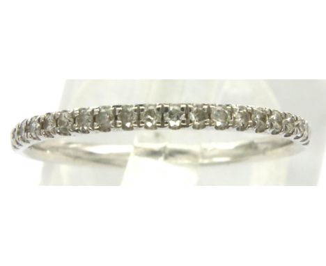 9ct white gold and diamond half eternity ring, size O, 1.1g. P&amp;P Group 1 (£14+VAT for the first lot and £1+VAT for subseq