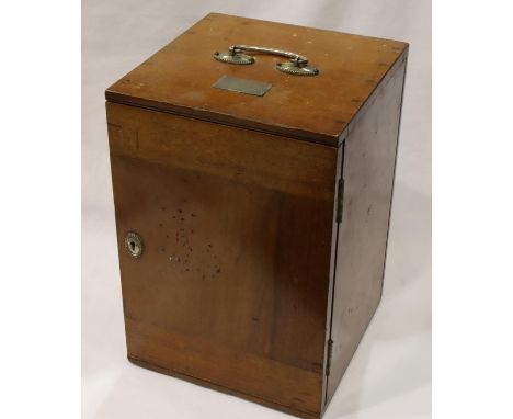 Empty mahogany microscope box with presentation plaque to Viscount Halifax 1909, 20 x 21 x 30 cm H. P&amp;P Group 3 (£25+VAT 