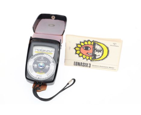 A Gossen Lunasix 3 CdS Exposure Meter, serial no.5A10680, responding to light, with maker's black leather case VG.