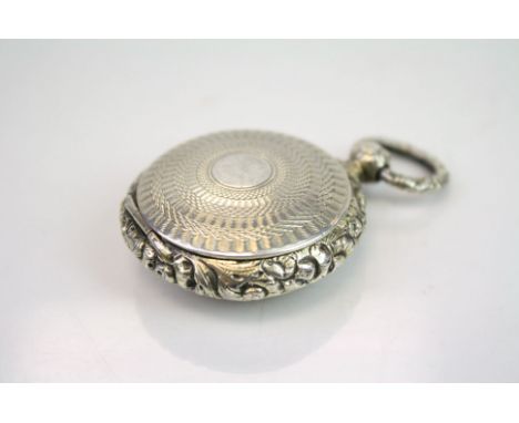 George IV silver gilt vinaigrette of circular form, cast rose bud border, engine turned body, small blank cartouche, the hing