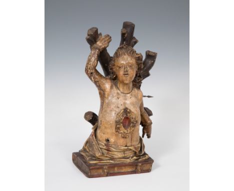 Spanish reliquary from the 17th century."Saint Sebastian".Carved, polychromed and gilded wood.It presents damages and repaint