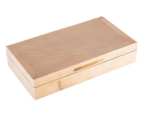 A 9 carat yellow gold cigarette/jewel box, fine barley engine turned decoration to cover with plain polished sides, wooden li