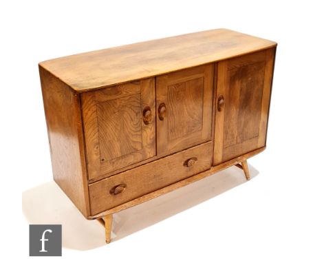 Lucian Ercolani for Ercol Furniture - A model 366 Windsor sideboard of elm and beech construction, fitted with a double door 