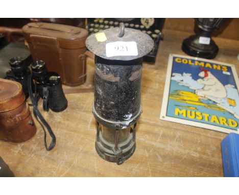 A Davey miners lamp