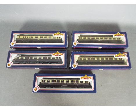 Bachmann - Five boxed OO gauge GWR Chocolate and Cream passenger coaches by Bachmann. Lot consists of #34-101 Collet 60 1st G