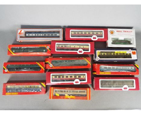 Dapol, Hornby, Lima, Bachmann - A rake of boxed OO gauge passenger coaches. Lot includes Dapol E24 Suburban Coach W6447W in B