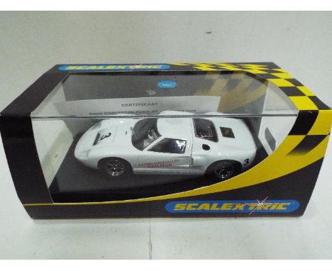 Scalextric - Ford GT40 # C2472 a Dutch limited edition number 29 of only 40 made with a signed certificate inside the box. Th