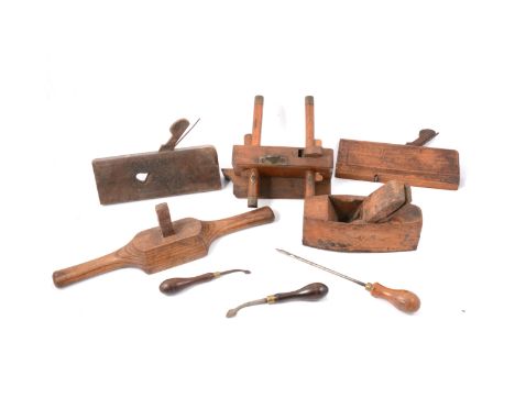 Small colelction of antique carpenters/carving tools, moulding planes, etc.