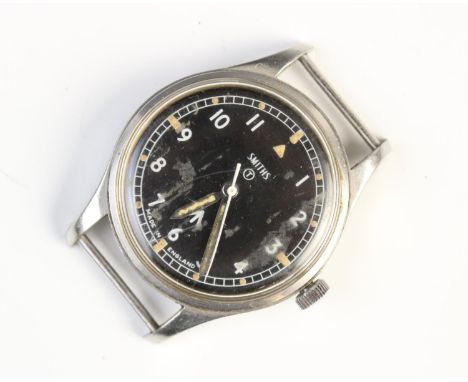 A Smiths Military issue W10 wristwatch, ref W10/6645-99-961-4045, case number 0552, 4385/68, the stainless steel case enclosi