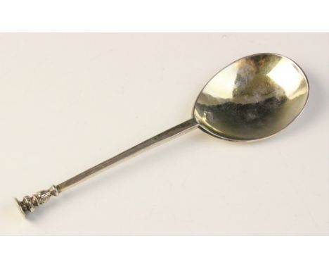 A Charles I silver seal-top spoon by Edward Hole, London 1626, fig-shaped bowl with tapered stem, the seal top engraved with 