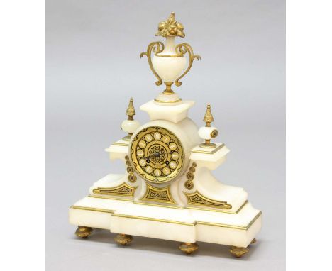 WHITE ALABASTER MANTEL CLOCK, the 4 1/4" gilt and enamelled dial inscribed T Skarrat &amp; Co, Worcester, on a brass Japy Fre