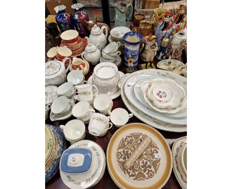 NORITAKE, DOULTON, CRESCENT AND OTHER TEA WARES, TWO CHINESE FIGURES, A SILVER RIMMED DOULTON SALTGLAZE AND OTHER JUGS 