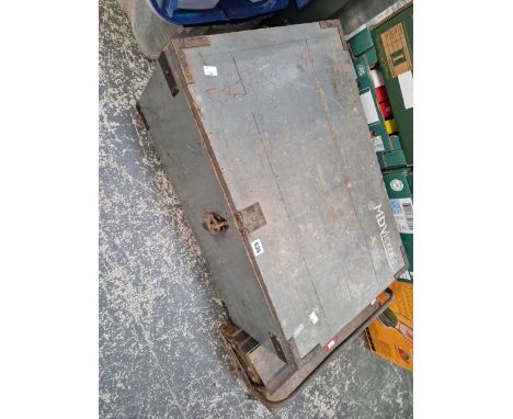 A WORKMANS WOODEN TRUNK AND A METAL TOOL BOX, EACH CONTAINING SOME TOOLS