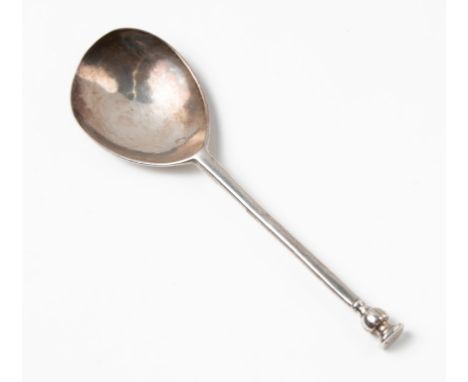 William Cawdell, an Elizabeth I silver seal top spoon, London marks indistinct, possibly 1595. 16cm