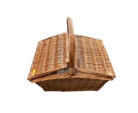 Wicker picnic basket