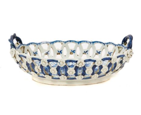A Worcester pierced oval basket, circa 1770, painted with the Kangxi Lotus pattern basket, pseudo-Chinese mark to base, 24.5c