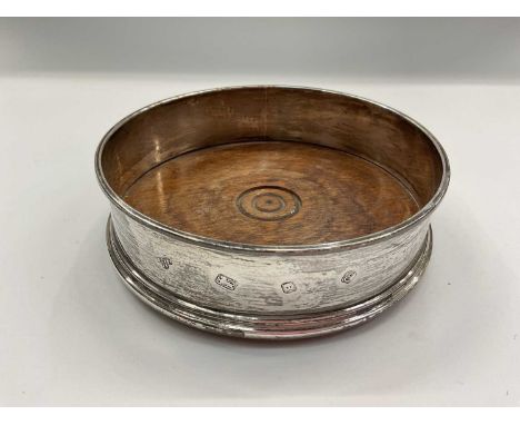 Silver wine coaster (London 1979), 12.5cm diameter