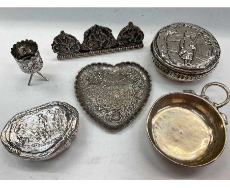 Group of Dutch and similar silver items, togther with a continental white metal wine taster (5)