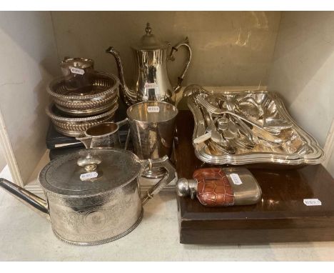Group of antique silver plated wares to include a pair of Regency Old Sheffield Plate coasters, Edwardian hip flask, set of f