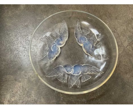 Lalique 'Nonnettes' dish, signed R. Lalique. France, 22cmChip to rim