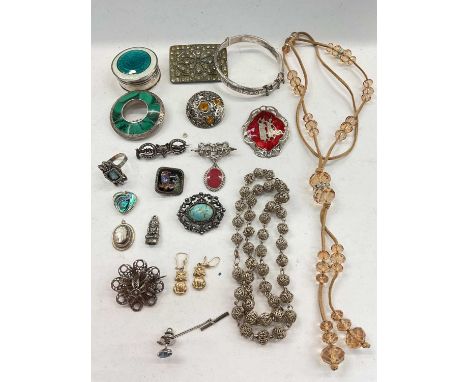 Group of silver and other jewellery, together with a silver and guilloche enamel pot