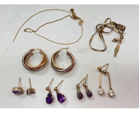 Group of 9ct gold jewellery including pair of three colour gold hoop earrings, other gem set earrings and broken chainsTotal 