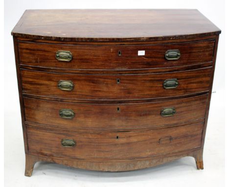 A VICTORIAN MAHOGANY BOW FRONTED CHEST OF FOUR LONG DRAWERS with splayed bracket feet, 103cm wide