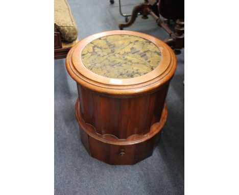 A VICTORIAN WALNUT COMMODE with fluted sides and lifting cylindrical lid 