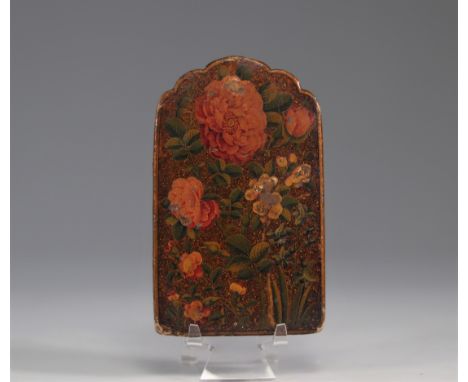 19th century Kadjar make-up box in polychrome lacquer with floral decoration - Weight: 180 g - Shipping available - Region: K