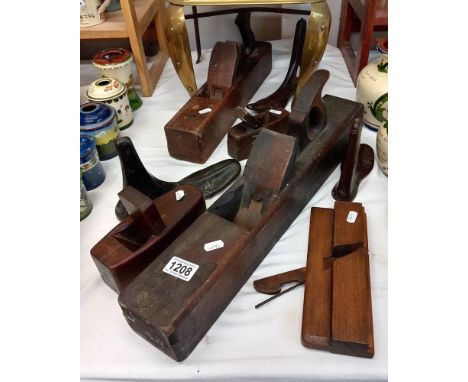 3 Metal shoe stretchers &amp; 5 Vintage wooden planes