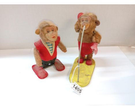 2 vintage clockwork monkeys, no keys, untested