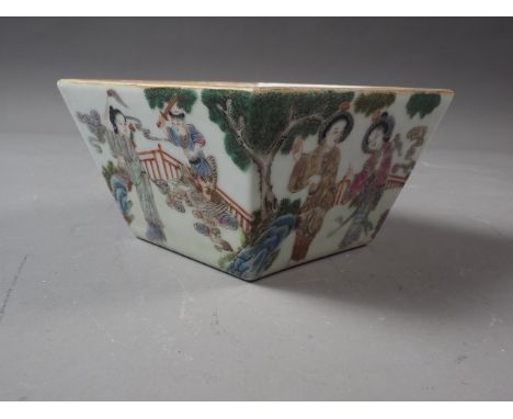 A Chinese porcelain square tapered dish with figures in a landscape decoration, seal mark to base, 4" wide 