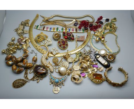 Vintage costume jewellery 