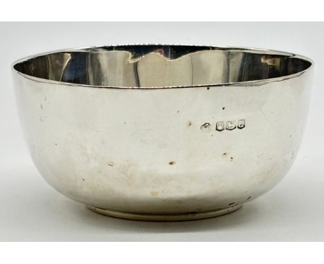 Silver Christening Bowl, William Hutton & Sons Ltd, Sheffield 1918Weight - 193g