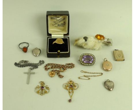 A collection of jewellery, comprising a 9ct gold signet ring engraved APB, size R, 2.2g, a 9ct gold bracelet, a/f broken, 3.3