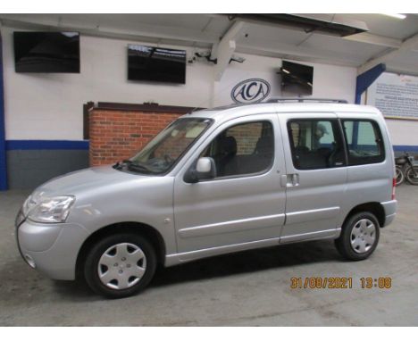 Make &amp; Model: Citroen Berlingo M-S DesireDate of Reg: YR57 JVVColour: Silvercc: 1587MoT: 19-10-2021Fuel Type: PETROLMilea