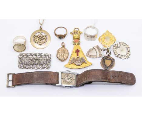 A collection of items to include: a gilt metal Masoni pendant, with enamelled cross and rose above an eagle; a silver Masonic