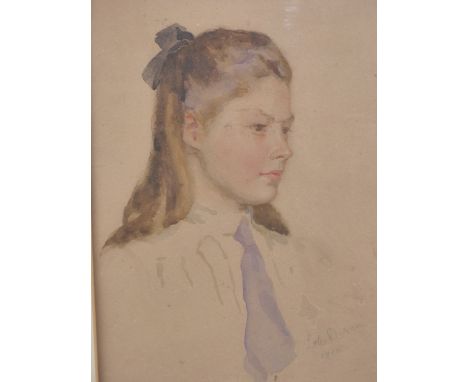 L *** DIXON. (EARLY 20TH CENTURY) PORTRAIT OF A YOUNG GIRL. WATERCOLOUR, PENCIL SIGNED AND DATED 1910. 18 X 26 cm.
&nbsp;
Con