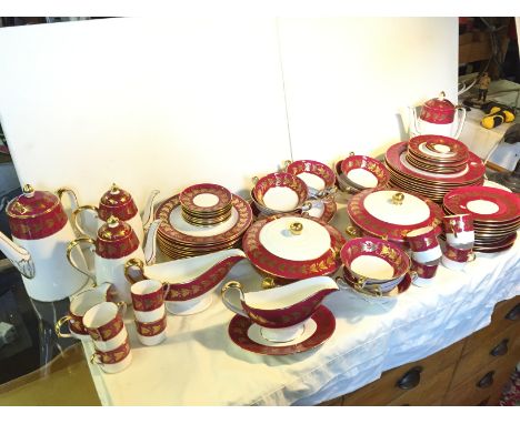 A very large Spode dinner set of approximately