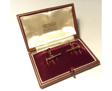 Garrard & co 9 ct nine carat gold earnings shaped as hunting horns. 2.3g
