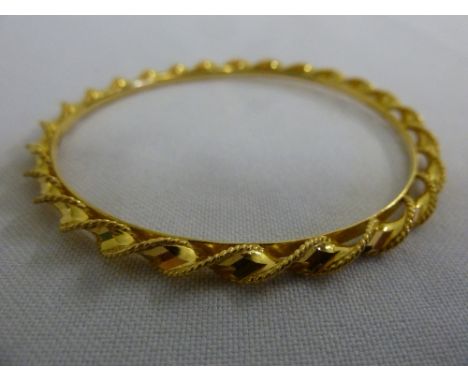 22ct gold bangle approx 16.1g
