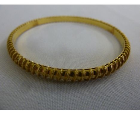 21ct gold bangle approx 16.4g