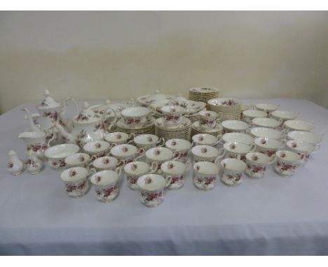 Royal Albert Lavender Rose dinner service twelve place setting to include plates, bowls, coffee pot, cups and saucers  (128)