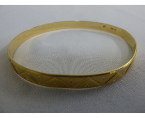 18ct bangle approx 12.8g